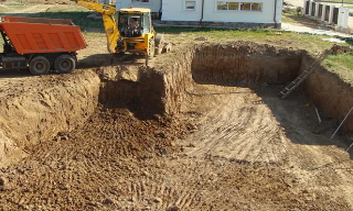 Рытье котлованов под фундамент в Каменске-Уральском – цена от 2562 руб. за м3 | 2Землекопа-Кмн