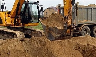 Выкопать яму экскаватором в Каменске-Уральском от 923 руб. - 2Землекопа-Кмн 