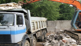 Вывоз строительного мусора с участка в Каменске-Уральском недорого от 1537 руб. | 2Землекопа-Кмн